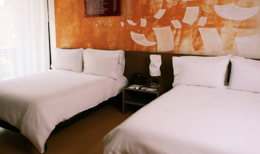 Clásica dos camas Hotel Viaggio Nueve Trez Bogotá