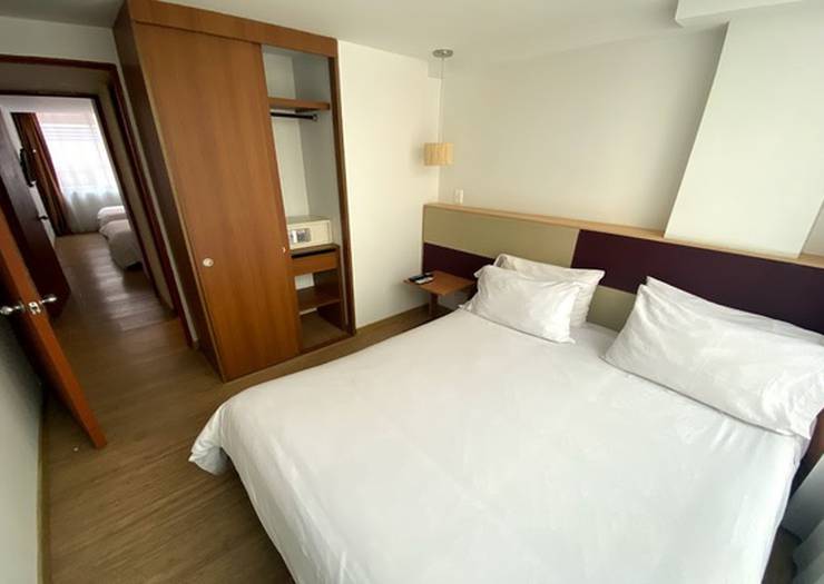 Apartamento de dos habitaciones - 1 cama doble y 2 camas sencillas City Apartments Viaggio Country Bogotá