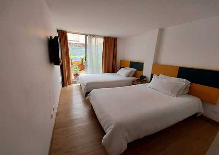 Apartamento de dos habitaciones - 1 cama doble y 2 camas sencillas City Apartments Viaggio Country Bogotá